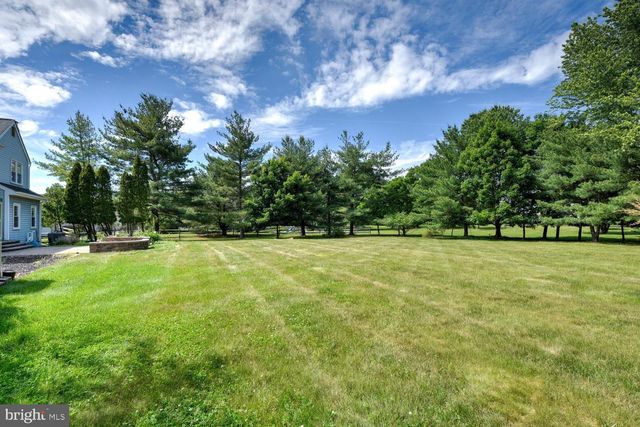 9 ROWANBERRY CT, Princeton Junction, NJ 08550