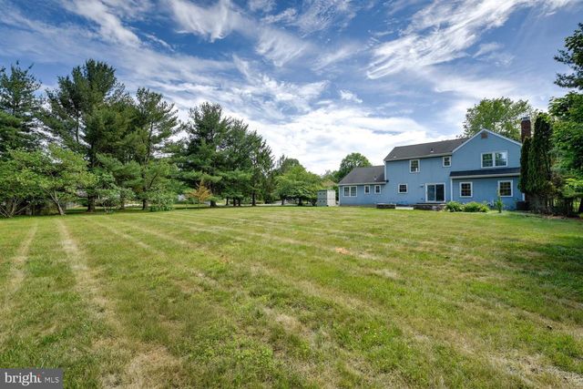 9 ROWANBERRY CT, Princeton Junction, NJ 08550