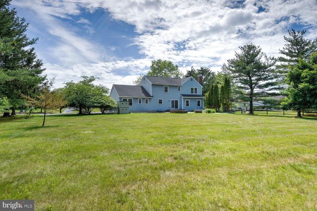 9 ROWANBERRY CT, Princeton Junction, NJ 08550