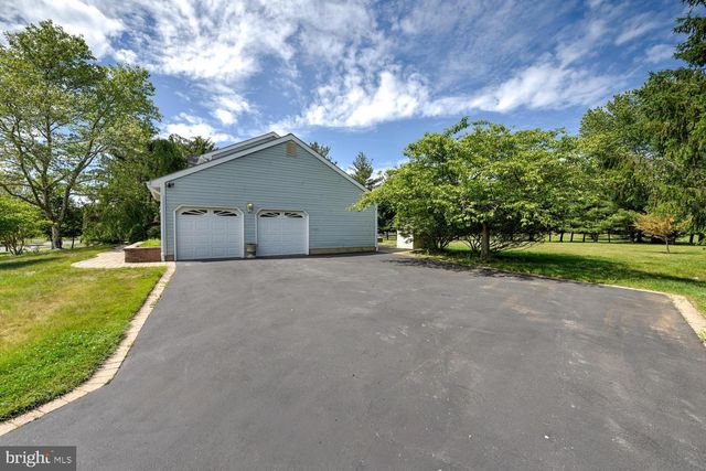 9 ROWANBERRY CT, Princeton Junction, NJ 08550