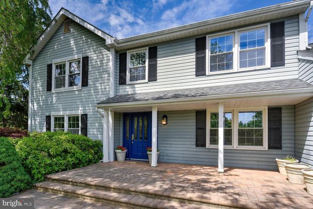 9 ROWANBERRY CT, Princeton Junction, NJ 08550