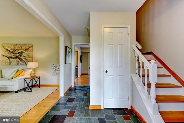9 ROWANBERRY CT, Princeton Junction, NJ 08550