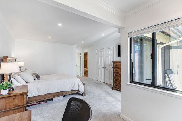 775 Williamsburg Way Apt B, Gilroy, CA 95020