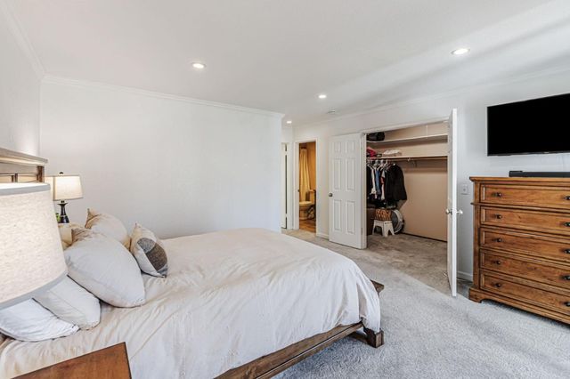 775 Williamsburg Way Apt B, Gilroy, CA 95020