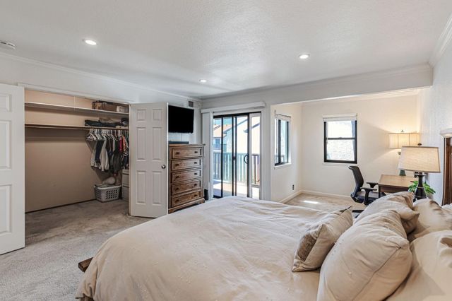 775 Williamsburg Way Apt B, Gilroy, CA 95020