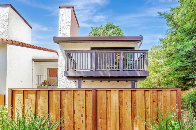 775 Williamsburg Way Apt B, Gilroy, CA 95020