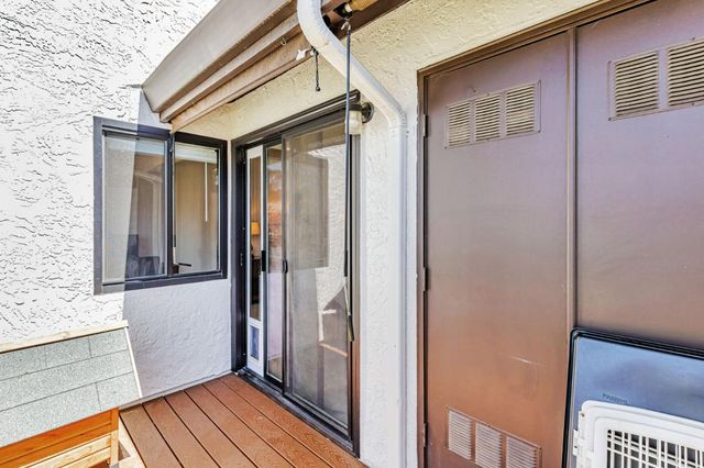 775 Williamsburg Way Apt B, Gilroy, CA 95020