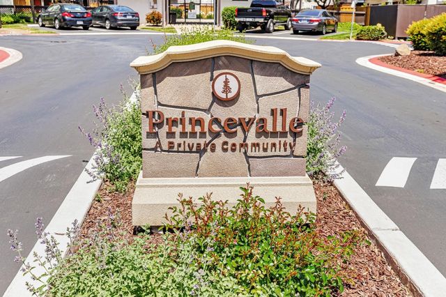 775 Williamsburg Way Apt B, Gilroy, CA 95020