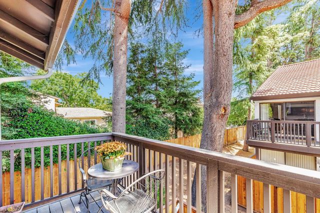 775 Williamsburg Way Apt B, Gilroy, CA 95020