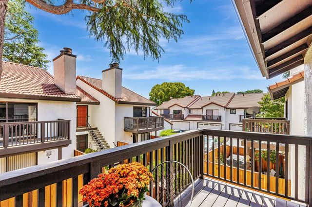 775 Williamsburg Way Apt B, Gilroy, CA 95020