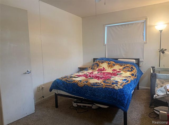 6475 N Highland Street, Dearborn Heights, MI 48127