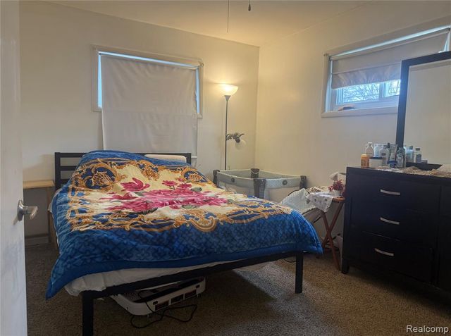 6475 N Highland Street, Dearborn Heights, MI 48127