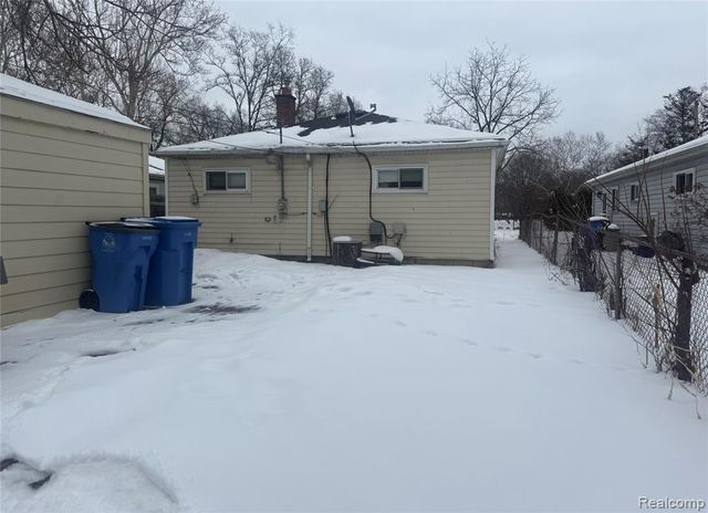 6475 N Highland Street, Dearborn Heights, MI 48127