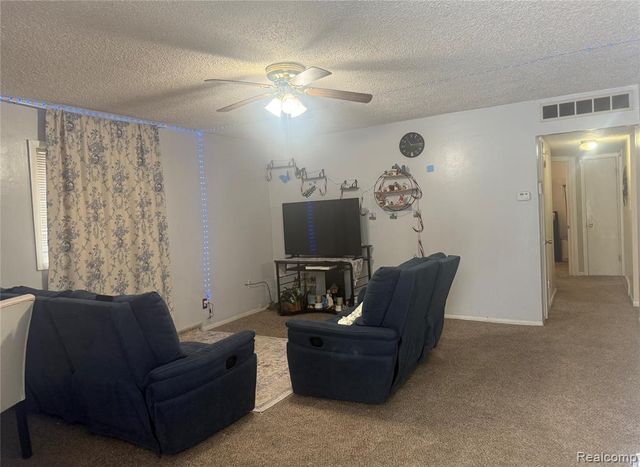 6475 N Highland Street, Dearborn Heights, MI 48127