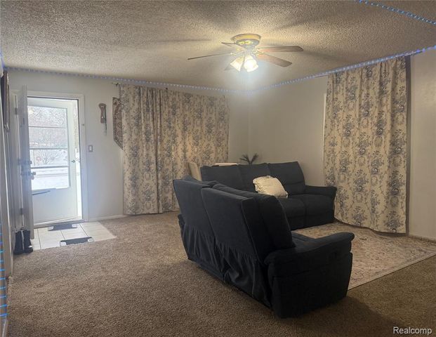 6475 N Highland Street, Dearborn Heights, MI 48127