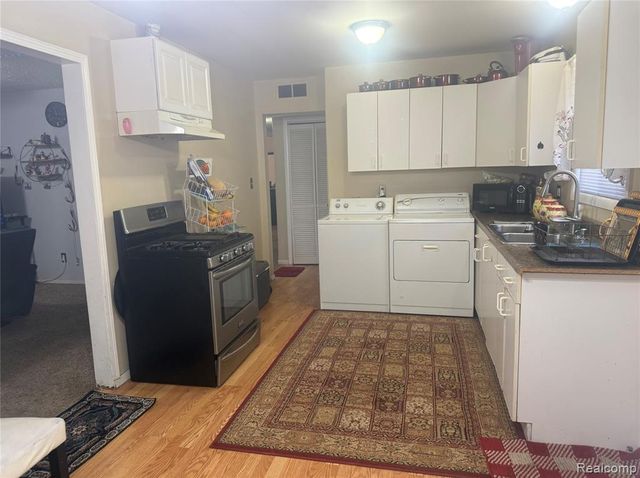 6475 N Highland Street, Dearborn Heights, MI 48127