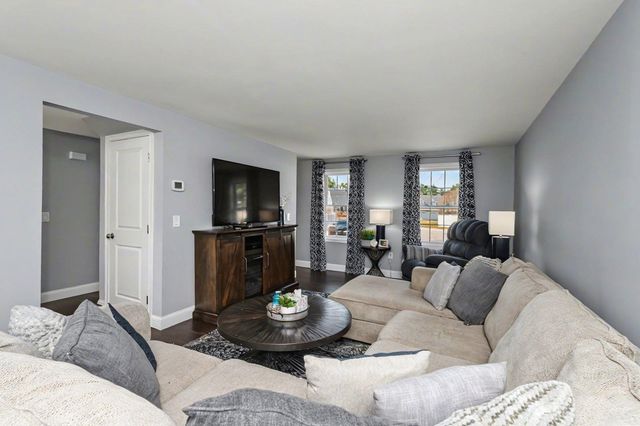 18 Brent Court, Manchester, NH 03103