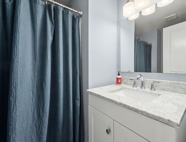 18 Brent Court, Manchester, NH 03103