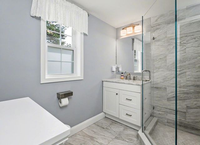 18 Brent Court, Manchester, NH 03103