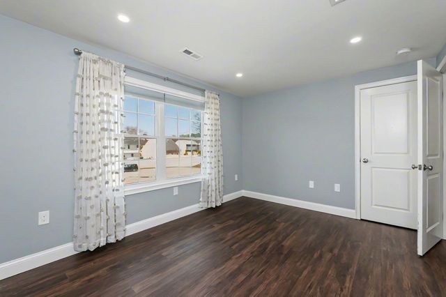 18 Brent Court, Manchester, NH 03103