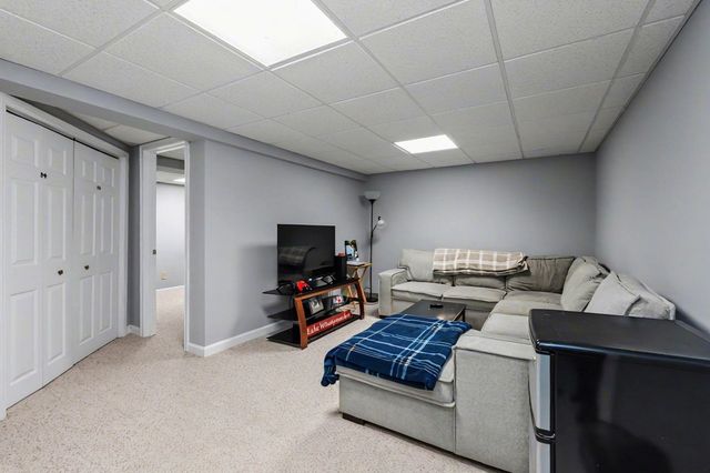 18 Brent Court, Manchester, NH 03103