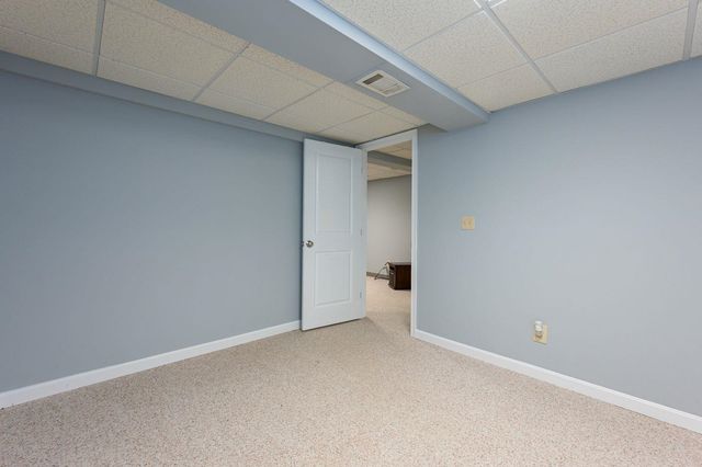 18 Brent Court, Manchester, NH 03103