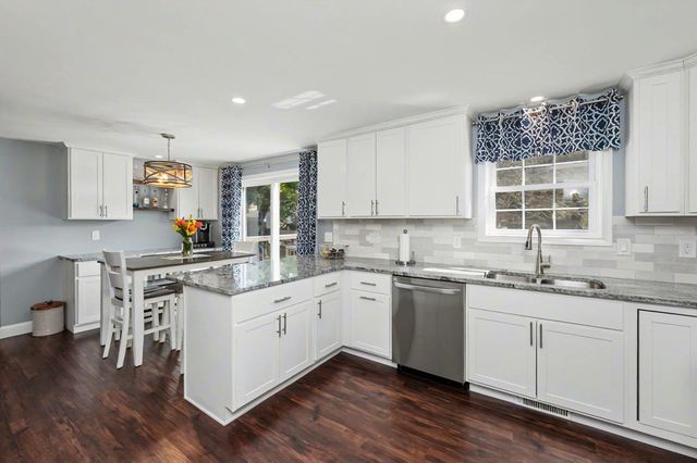 18 Brent Court, Manchester, NH 03103