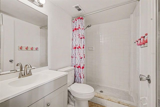 303 TARPON POINT, Tarpon Springs, FL 34689