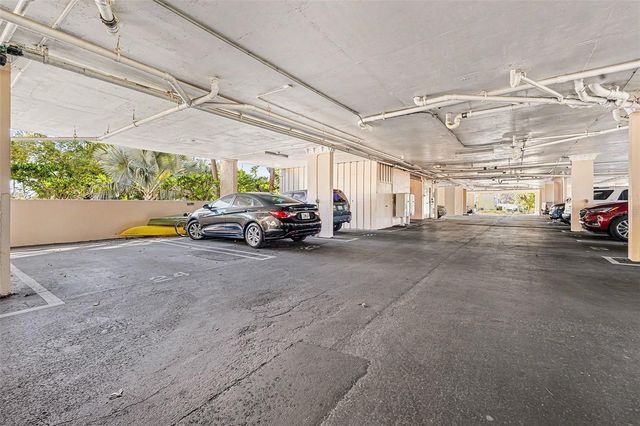 303 TARPON POINT, Tarpon Springs, FL 34689