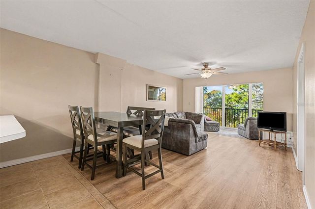 303 TARPON POINT, Tarpon Springs, FL 34689