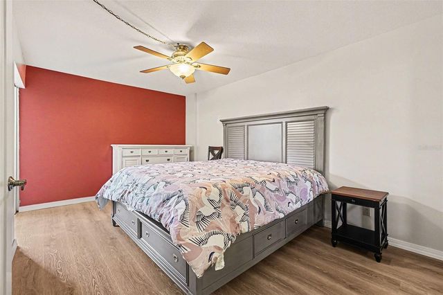 303 TARPON POINT, Tarpon Springs, FL 34689