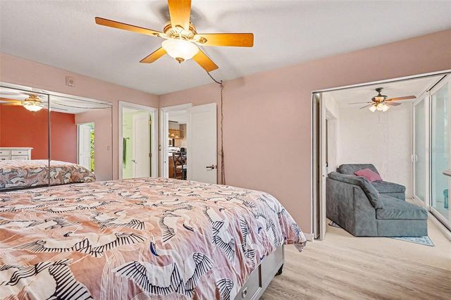 303 TARPON POINT, Tarpon Springs, FL 34689