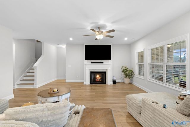 3015 Henry Road SE, Decatur, AL 35603