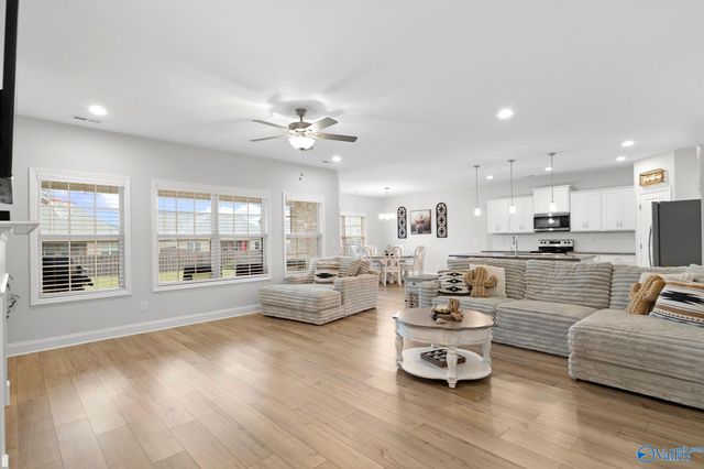 3015 Henry Road SE, Decatur, AL 35603