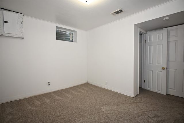 393 Collins Dr, Penn Hills, PA 15235