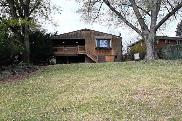 393 Collins Dr, Penn Hills, PA 15235