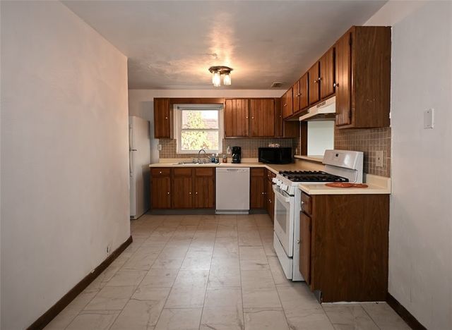 393 Collins Dr, Penn Hills, PA 15235