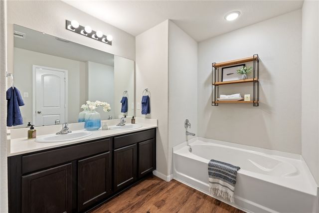 2018 Eagle View Drive, Navasota, TX 77868