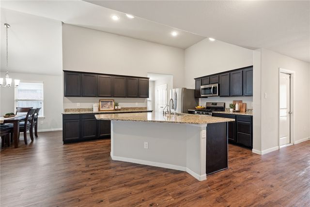 2018 Eagle View Drive, Navasota, TX 77868
