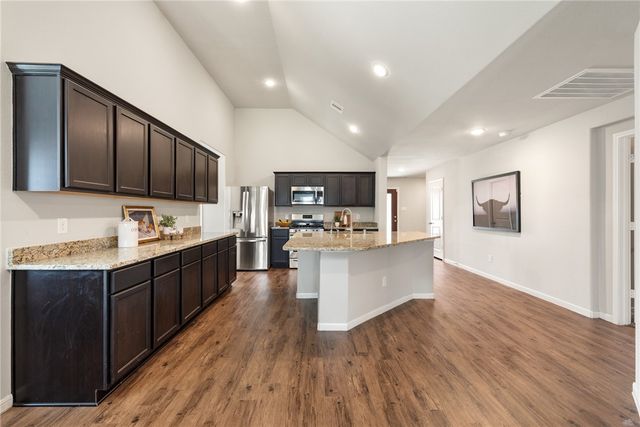 2018 Eagle View Drive, Navasota, TX 77868