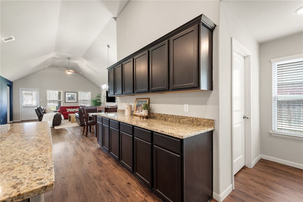 2018 Eagle View Drive, Navasota, TX 77868 — photo 4