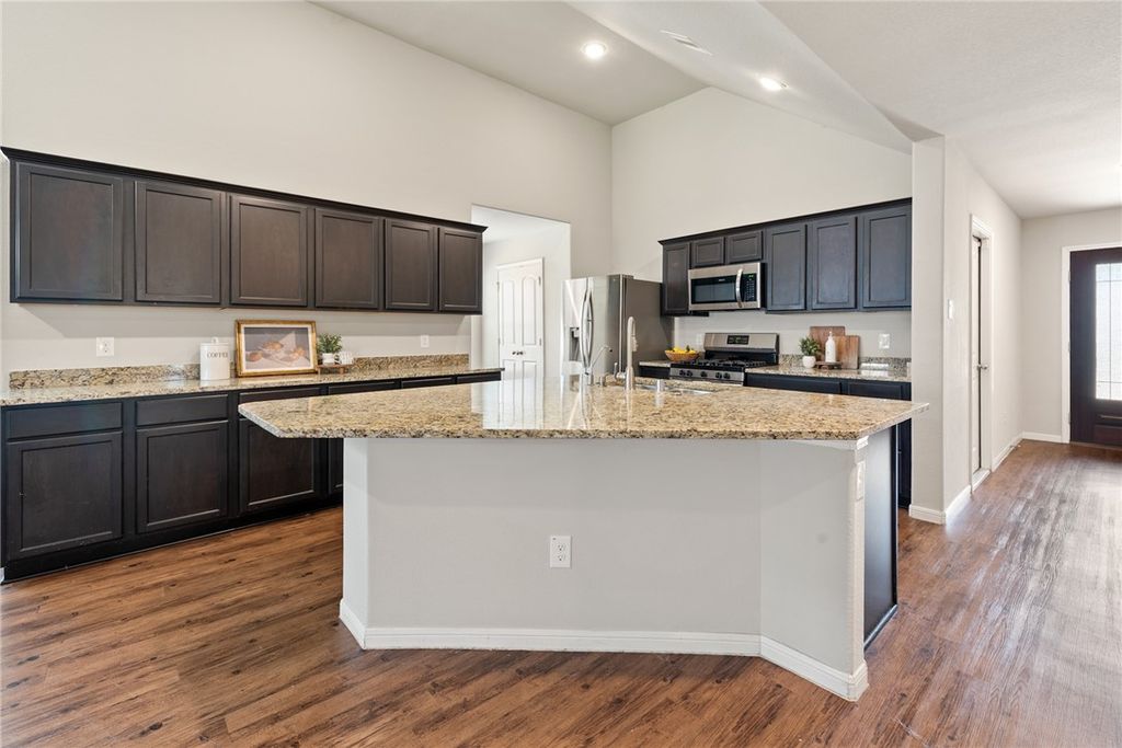 2018 Eagle View Drive, Navasota, TX 77868 — photo 5