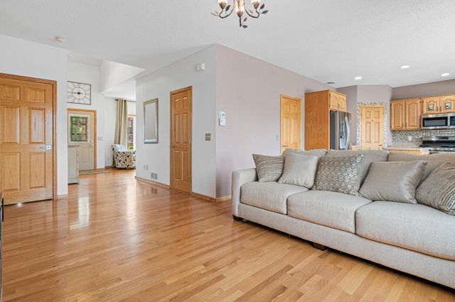 3361 119th Avenue NE, Blaine, MN 55449