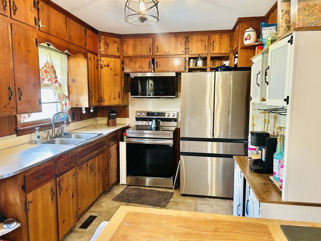 1113 Bond St, Manchester, TN 37355