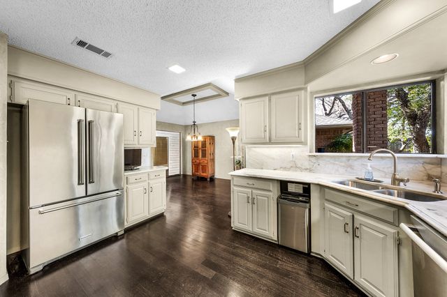 9317 Moss Trail, Dallas, TX 75231