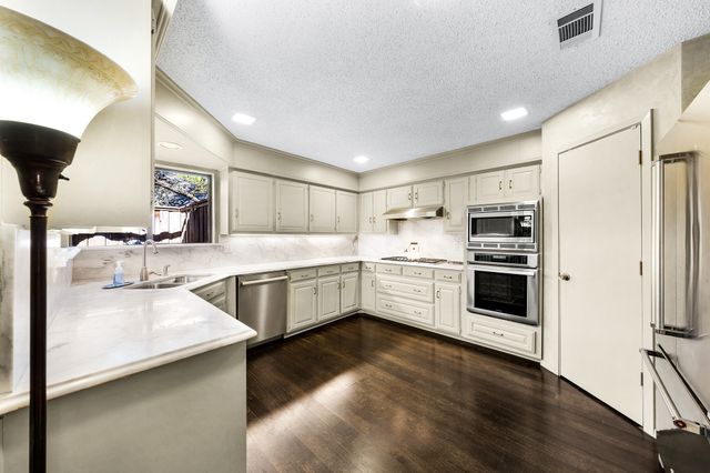 9317 Moss Trail, Dallas, TX 75231