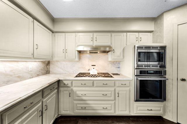 9317 Moss Trail, Dallas, TX 75231