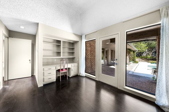 9317 Moss Trail, Dallas, TX 75231