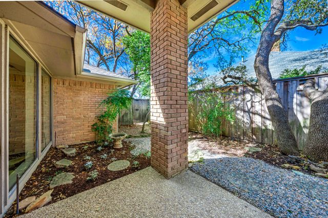 9317 Moss Trail, Dallas, TX 75231