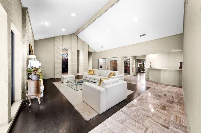 9317 Moss Trail, Dallas, TX 75231